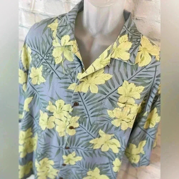 Tommy Bahama 100% Silk Tropical Flowers Button Up Hawaiian Shirt size XL banana - Picture 3 of 15